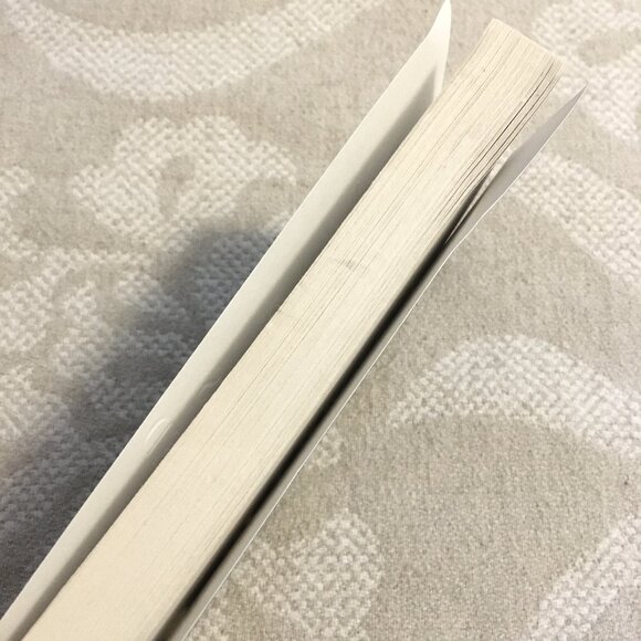 'The Things They Carried' Softcover By Tim O'Brien - Picture 4 of 6